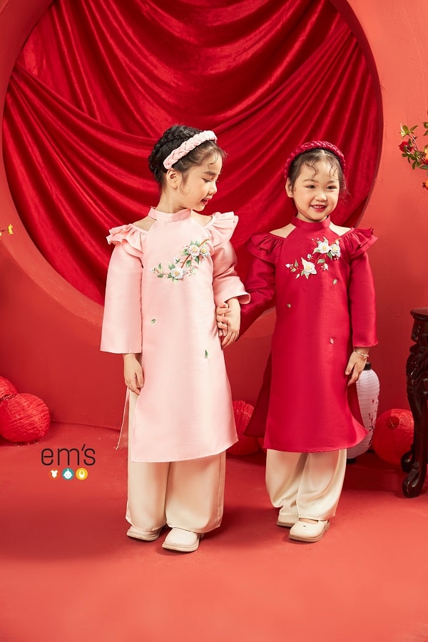 8-D22-06-ao-dai-co-yem-thanh-tra-emsvintage